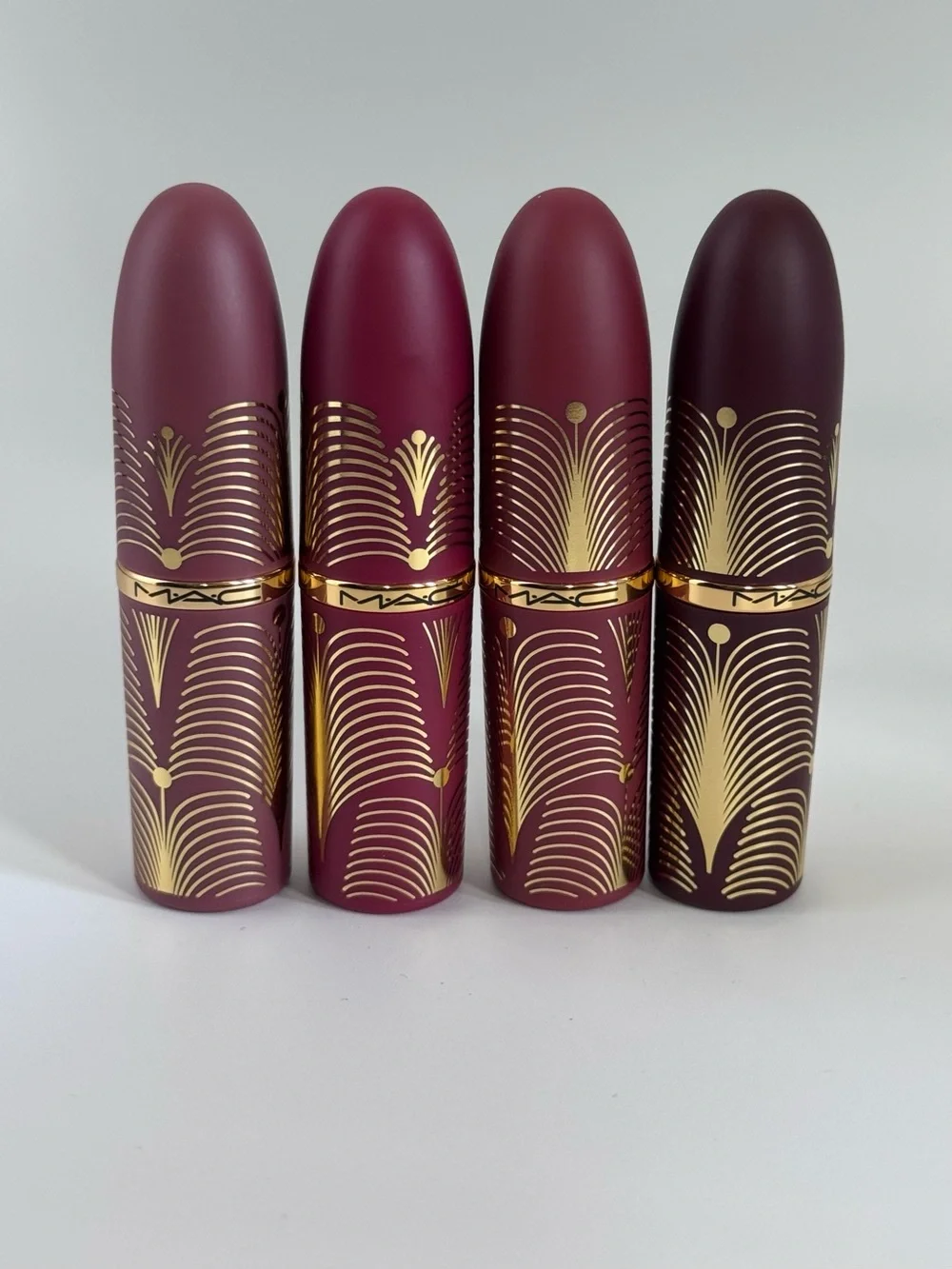Mac 6 Pieces Must-Have Eye + Lip Kit: 4 Lipsticks / Dazzleshadow / Eyeliner
